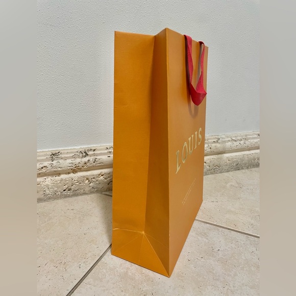 Louis Vuitton holiday shopping bag and ribbon! - Picture 6 of 7